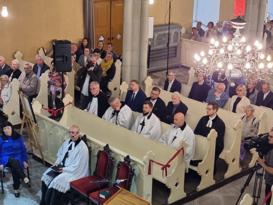 Kolebka historii Bielska. Nieczynna nekropolia to enklawa dzikiej przyrody ZDJĘCIA