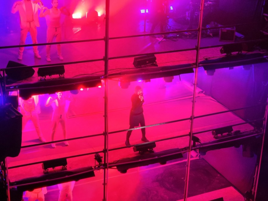 Trzypiętrowa scena na środku ulicy. Koncert, jakiego jeszcze w Bielsku-Białej nie było! ZDJĘCIA
