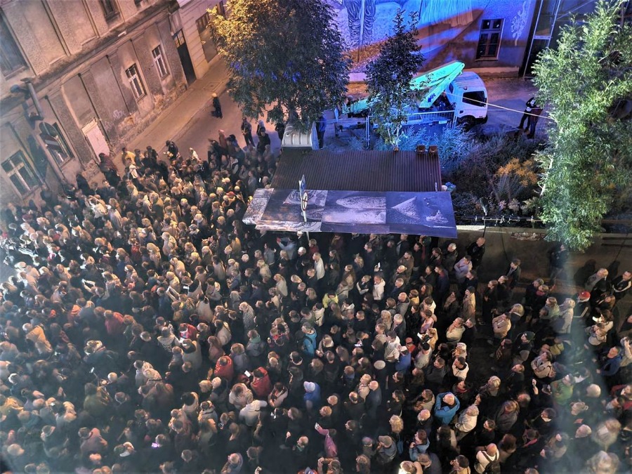 Trzypiętrowa scena na środku ulicy. Koncert, jakiego jeszcze w Bielsku-Białej nie było! ZDJĘCIA