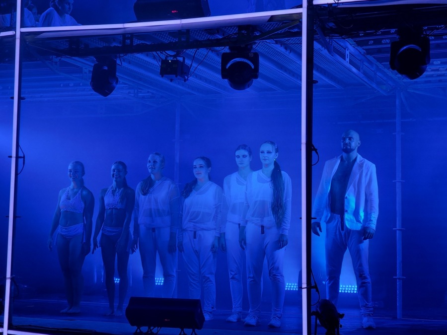 Trzypiętrowa scena na środku ulicy. Koncert, jakiego jeszcze w Bielsku-Białej nie było! ZDJĘCIA