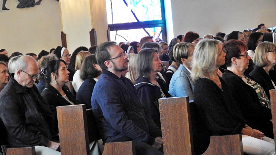 Biskup Pindel: problemem jest nieuprawnione ocenianie katechetów - foto