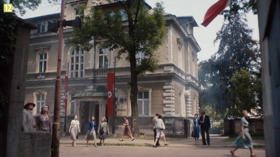 „Wojenne dziewczyny” z Bielska-Białej już na ekranach! Poznajecie te ulice i budynki? ZDJĘCIA