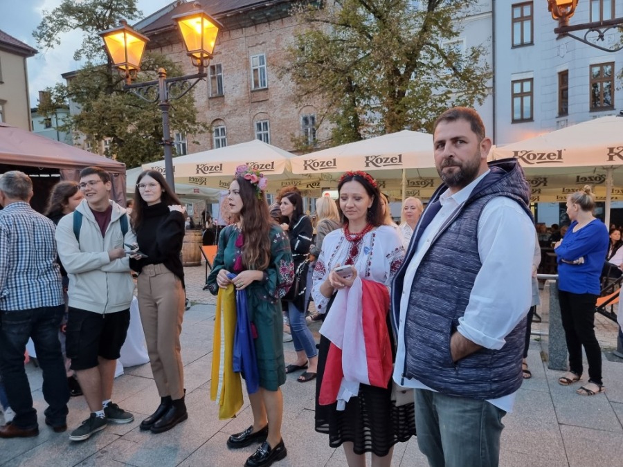 Piękny gest Ukraińców wobec bielszczan. Stoły uginały się od pysznego jedzenia ZDJĘCIA