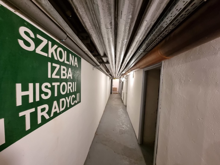 Tajemniczy bunkier w podstawówce. Byliśmy w schronie przeciwatomowym! ZDJĘCIA