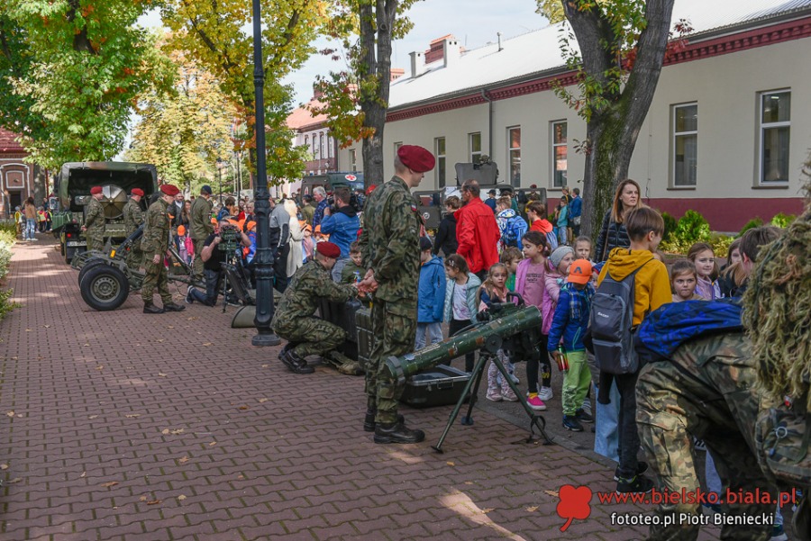 Szturm budynków w centrum Bielska-Białej. Bohaterowie z Karbali pokazali twarze ZDJĘCIA
