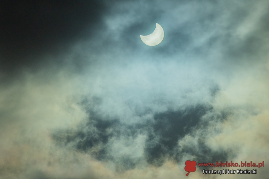 Astronomiczny spektakl w Bielsku-Białej. Niezwykły widok nieba w środku dnia ZDJĘCIA