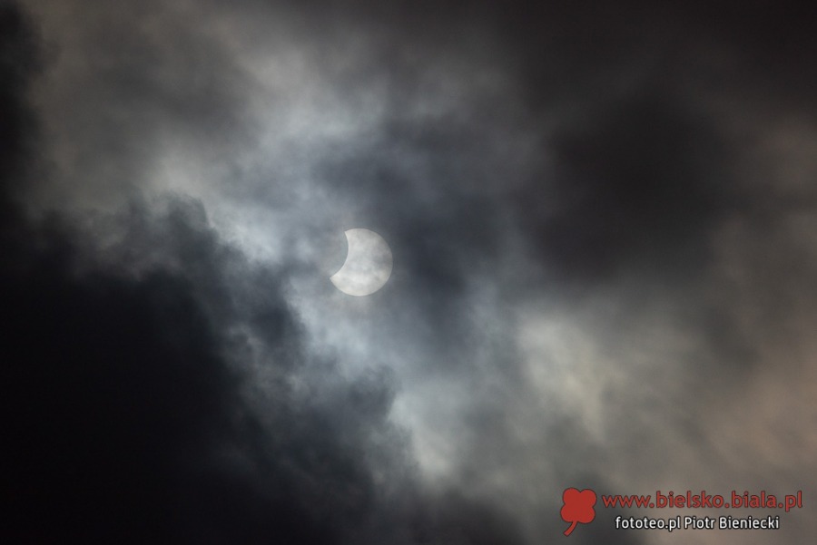 Astronomiczny spektakl w Bielsku-Białej. Niezwykły widok nieba w środku dnia ZDJĘCIA
