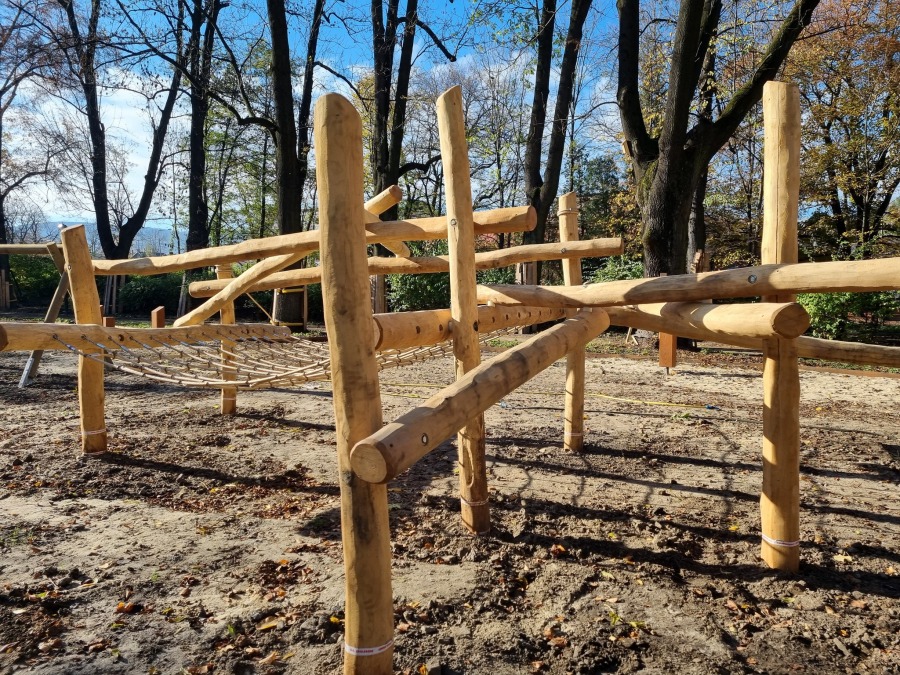 Plac nabiera przedwojennego wyglądu. Ważna bielska inwestycja na ukończeniu ZDJĘCIA