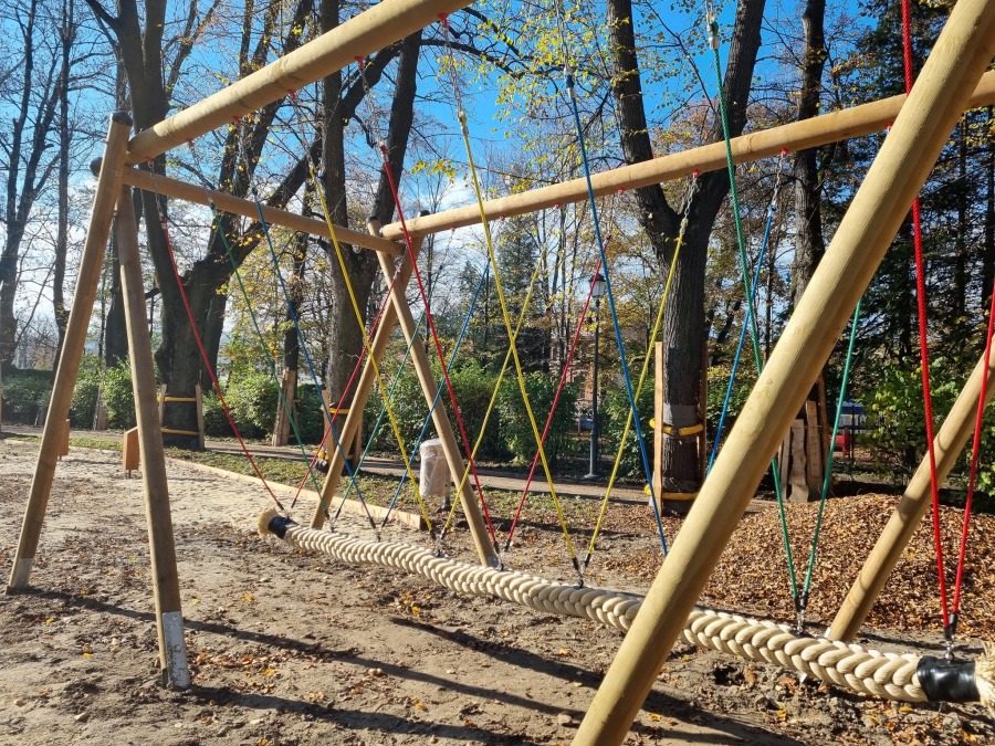 Plac nabiera przedwojennego wyglądu. Ważna bielska inwestycja na ukończeniu ZDJĘCIA