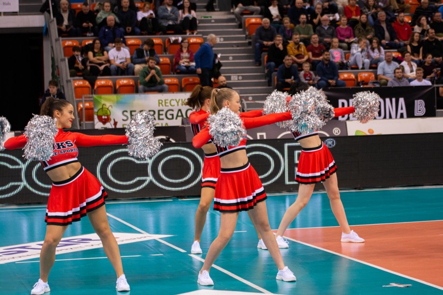 Piękne bielskie cheerleaderki. Ich wyczyny można podziwiać w telewizji ZDJĘCIA