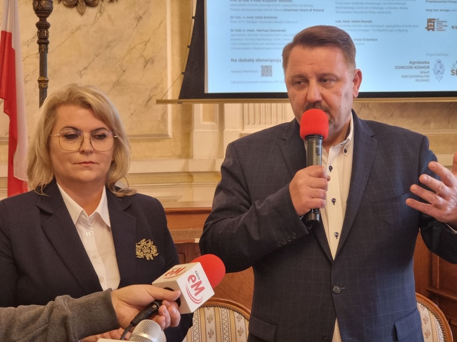 Skutki ubóstwa energetycznego. Palenie byle czym wpłynie na nasze zdrowie - foto