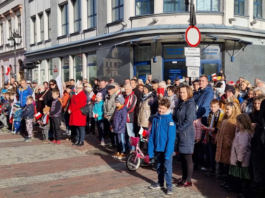 Bielszczanie świętują przed ratuszem. Frekwencja i pogoda dopisały ZDJĘCIA