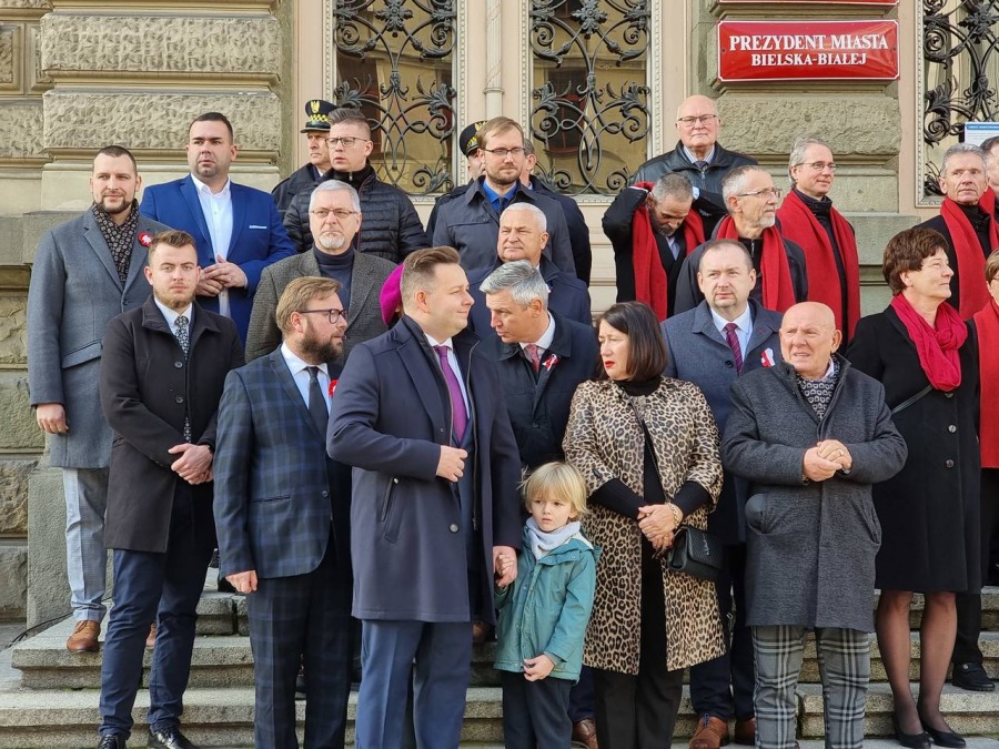 Bielszczanie świętują przed ratuszem. Frekwencja i pogoda dopisały ZDJĘCIA