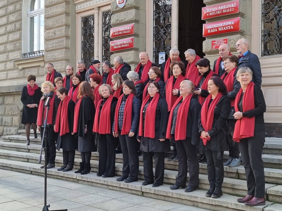 Bielszczanie świętują przed ratuszem. Frekwencja i pogoda dopisały ZDJĘCIA