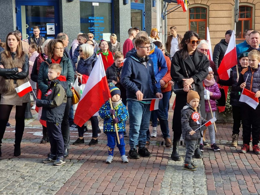 Bielszczanie świętują przed ratuszem. Frekwencja i pogoda dopisały ZDJĘCIA