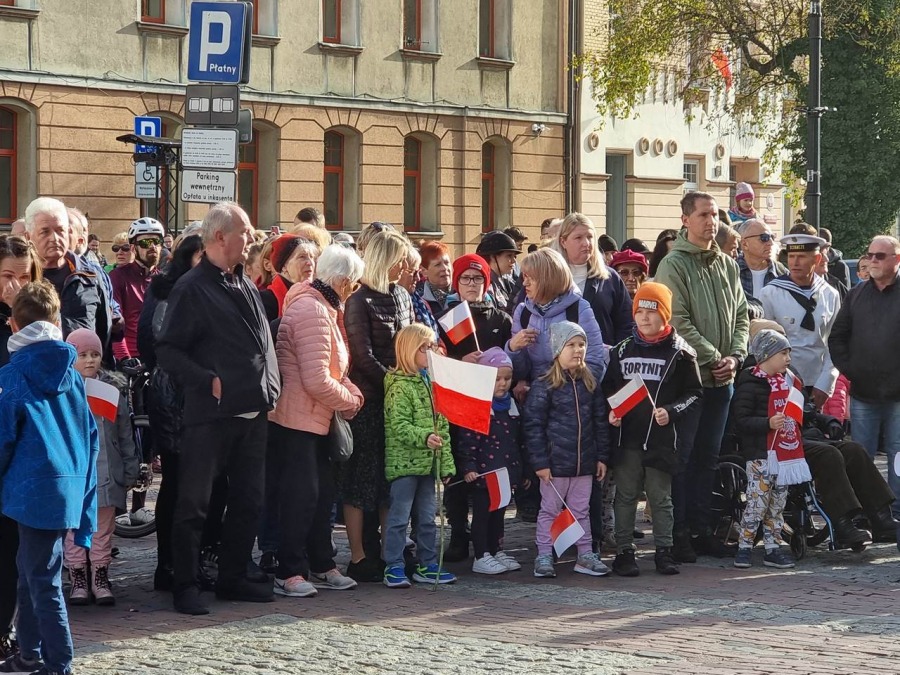 Bielszczanie świętują przed ratuszem. Frekwencja i pogoda dopisały ZDJĘCIA