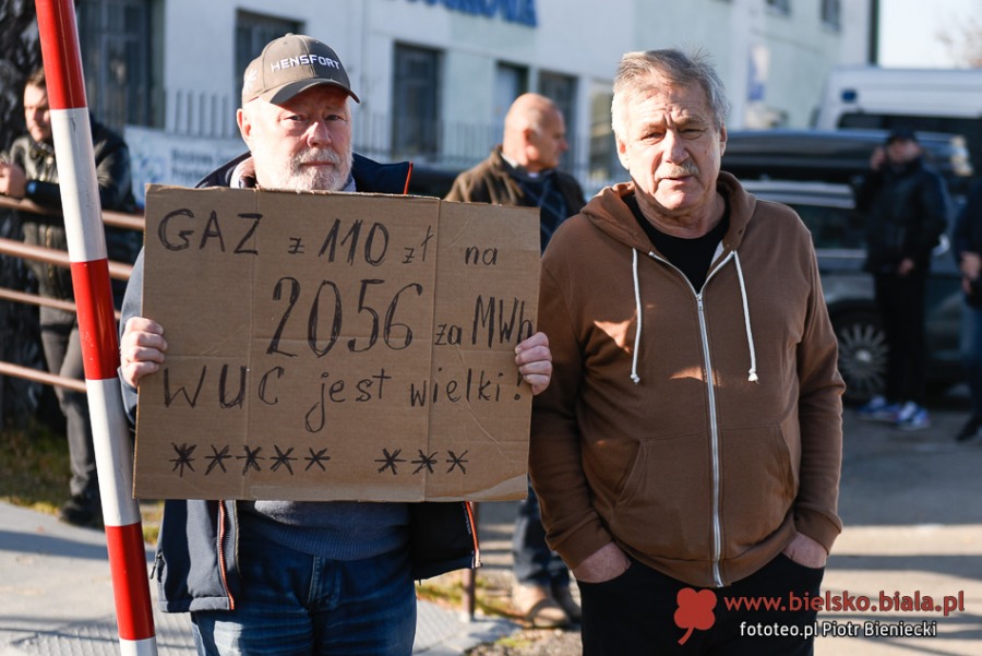 Wojna światów w Bielsku-Białej. Ostry protest przeciwników prezesa ZDJĘCIA