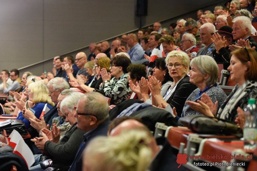 Wojna światów w Bielsku-Białej. Ostry protest przeciwników prezesa ZDJĘCIA