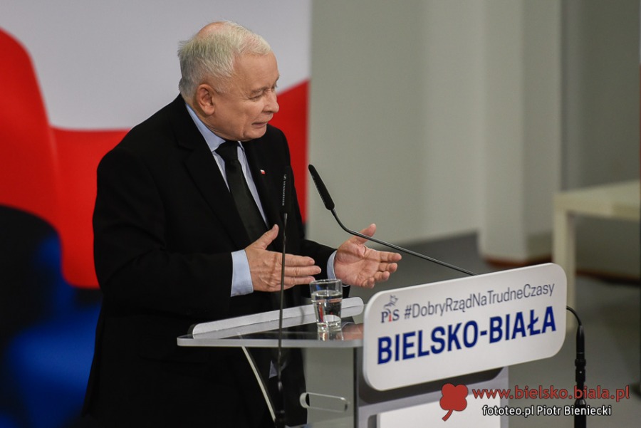Wojna światów w Bielsku-Białej. Ostry protest przeciwników prezesa ZDJĘCIA