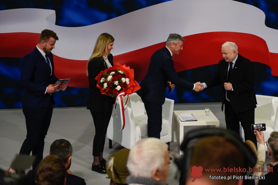 Wojna światów w Bielsku-Białej. Ostry protest przeciwników prezesa ZDJĘCIA