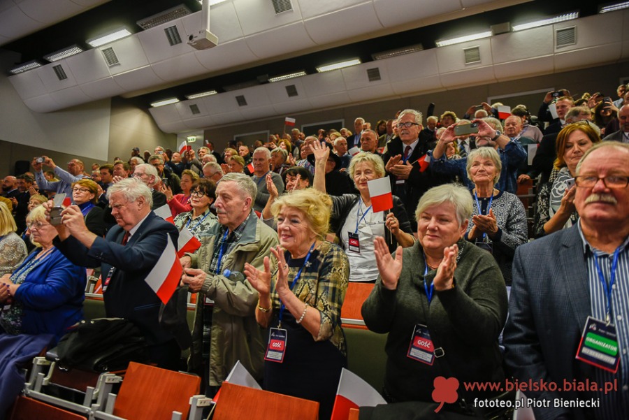 Wojna światów w Bielsku-Białej. Ostry protest przeciwników prezesa ZDJĘCIA