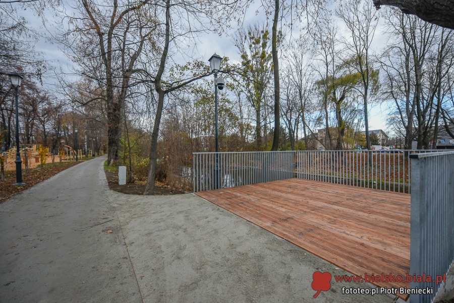 Park Włókniarzy otwarty po rewitalizacji. Duże zmiany na placu Mickiewicza ZDJĘCIA
