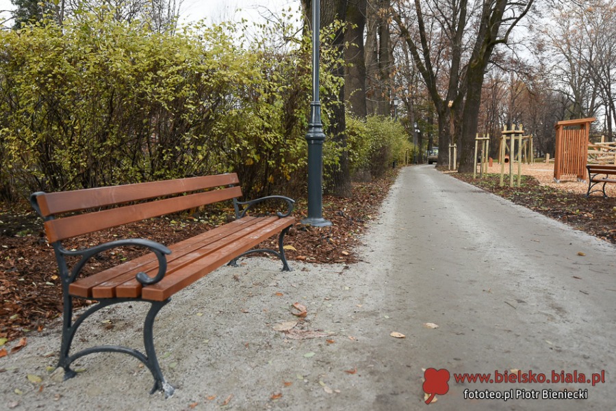 Park Włókniarzy otwarty po rewitalizacji. Duże zmiany na placu Mickiewicza ZDJĘCIA