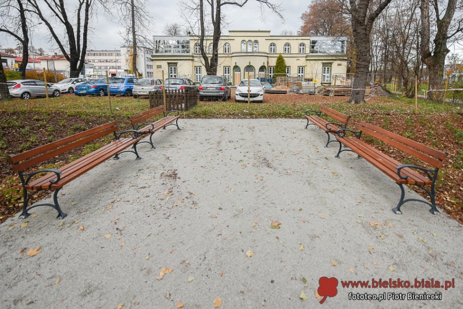 Park Włókniarzy otwarty po rewitalizacji. Duże zmiany na placu Mickiewicza ZDJĘCIA
