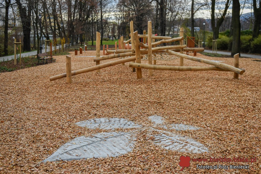 Park Włókniarzy otwarty po rewitalizacji. Duże zmiany na placu Mickiewicza ZDJĘCIA