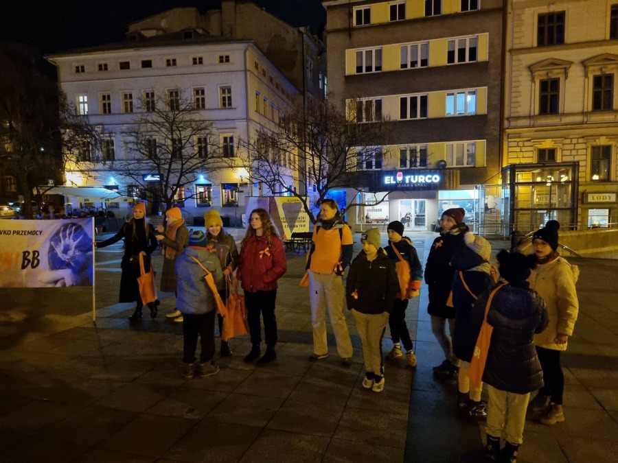 „Nie ma co się bać!” Pomarańczowy marsz przeszedł ulicami Bielska-Białej ZDJĘCIA