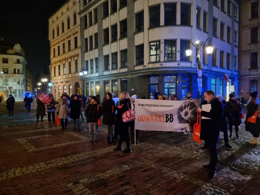 „Nie ma co się bać!” Pomarańczowy marsz przeszedł ulicami Bielska-Białej ZDJĘCIA