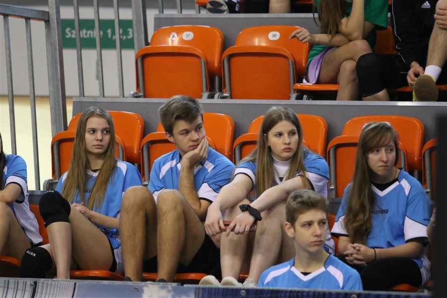 Tylko hala pod Dębowcem mogła pomieścić takie tłumy! ZDJĘCIA
