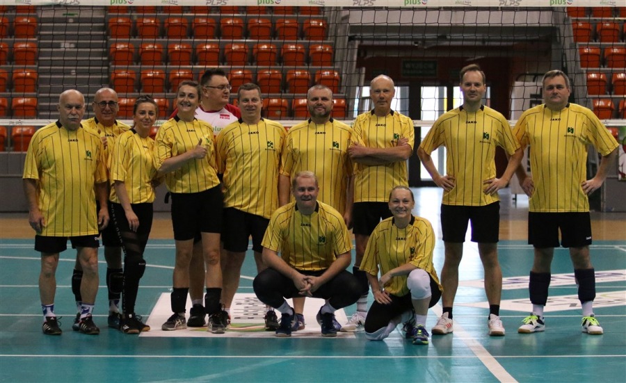 Tylko hala pod Dębowcem mogła pomieścić takie tłumy! ZDJĘCIA