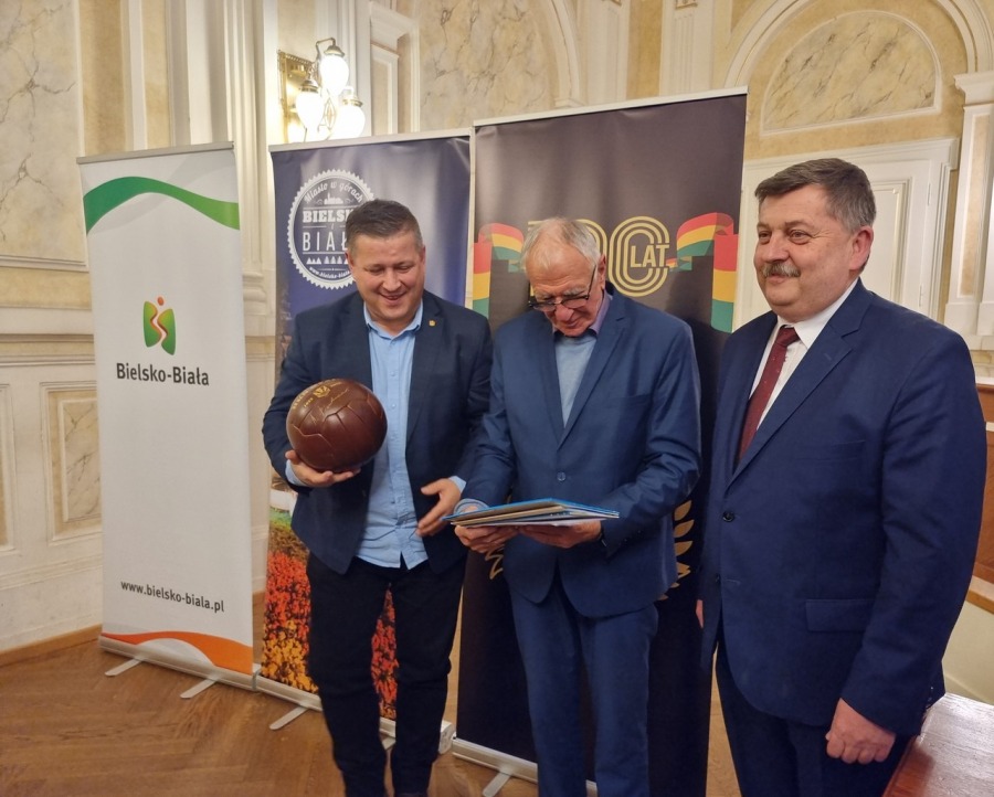 Mundial w Katarze w opinii eksperta. Legenda piłki nożnej z wizytą w Bielsku-Białej ZDJĘCIA