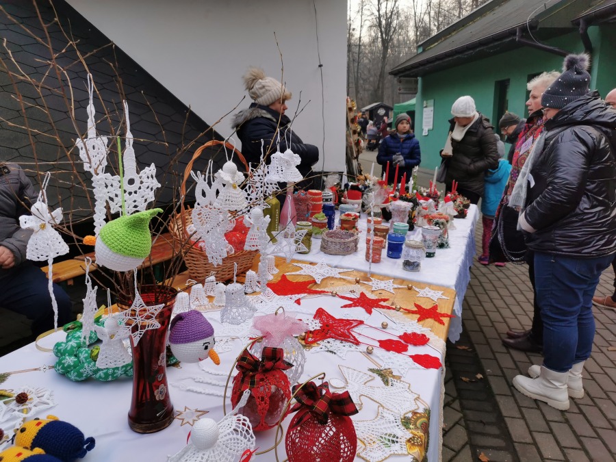 Magiczny klimat Świąt Bożego Narodzenia. Gochówka na jarmarku ZDJĘCIA