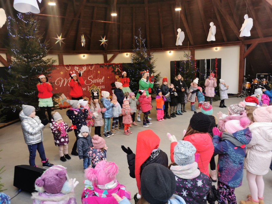 Magiczny klimat Świąt Bożego Narodzenia. Gochówka na jarmarku ZDJĘCIA