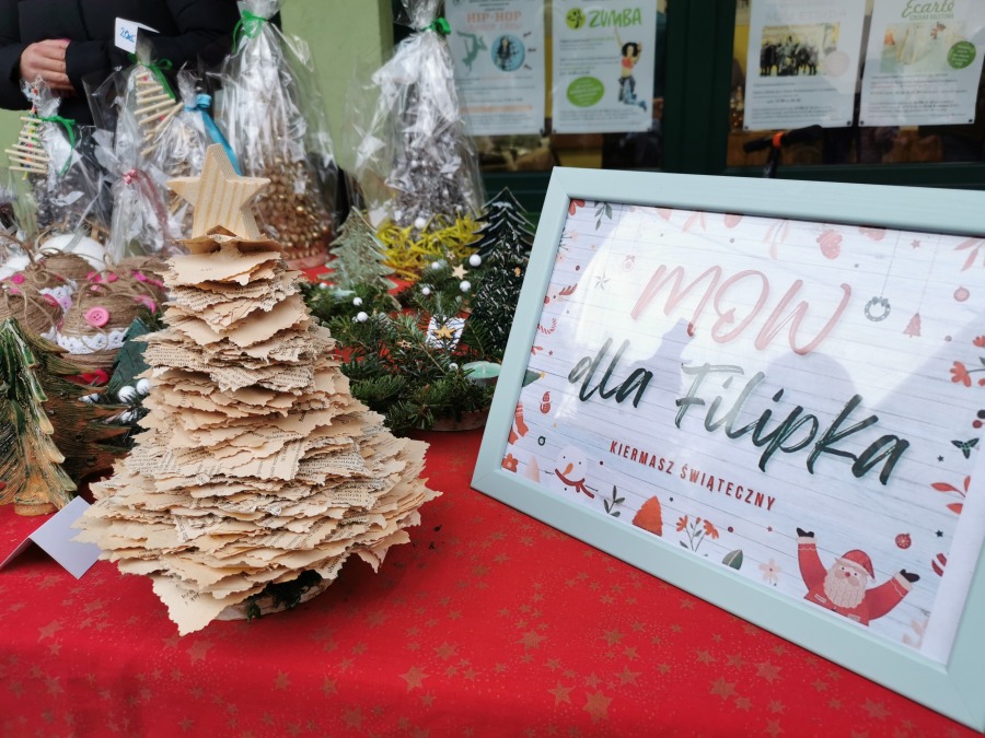 Magiczny klimat Świąt Bożego Narodzenia. Gochówka na jarmarku ZDJĘCIA