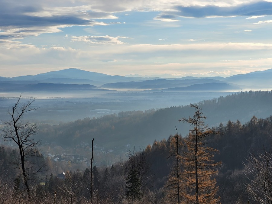 Bielsko-Biała spowite smogiem. Ostrzeżenie wysyłane do turystów w górach ZDJĘCIA