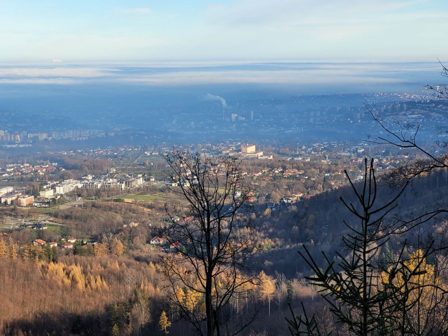 Bielsko-Biała spowite smogiem. Ostrzeżenie wysyłane do turystów w górach ZDJĘCIA