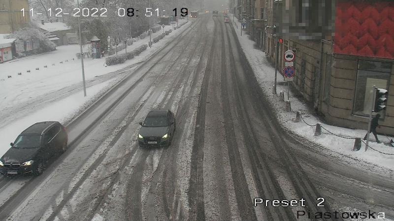 Niebezpiecznie w Bielsku-Białej. Centrum pokryte błotem pośniegowym ZDJĘCIA