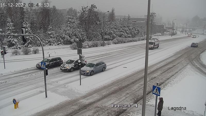 Niebezpiecznie w Bielsku-Białej. Centrum pokryte błotem pośniegowym ZDJĘCIA