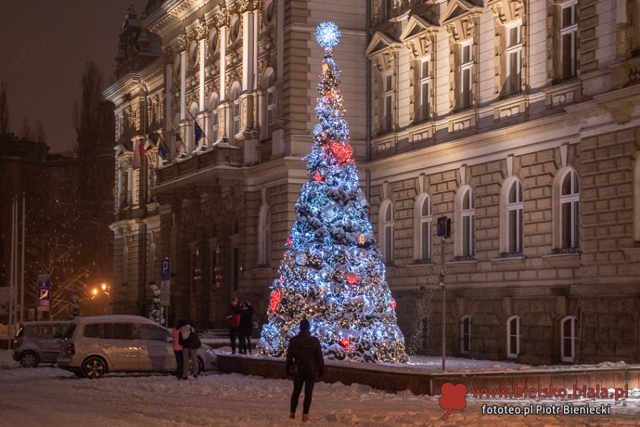 Bielsko-Biała pięknieje po zmroku. Są miejsca, które wyglądają jak z bajki! ZDJĘCIA