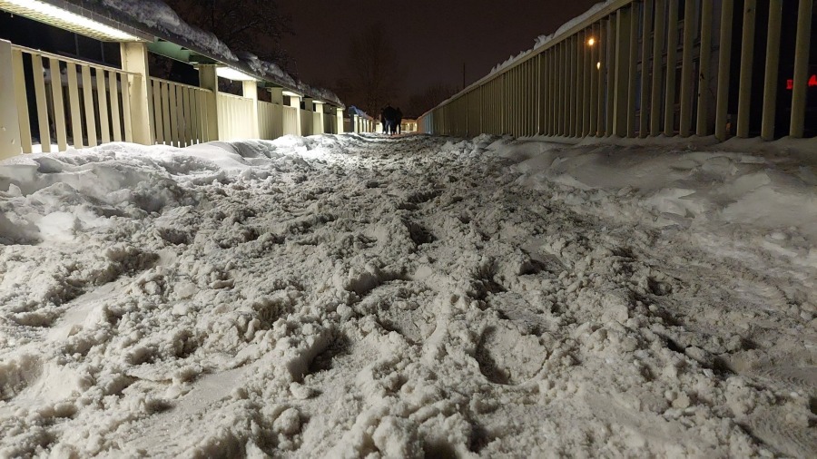 Śnieg zasypuje Bielsko-Białą! Tylko naliczanie kar nie poprawi trudnej sytuacji - foto