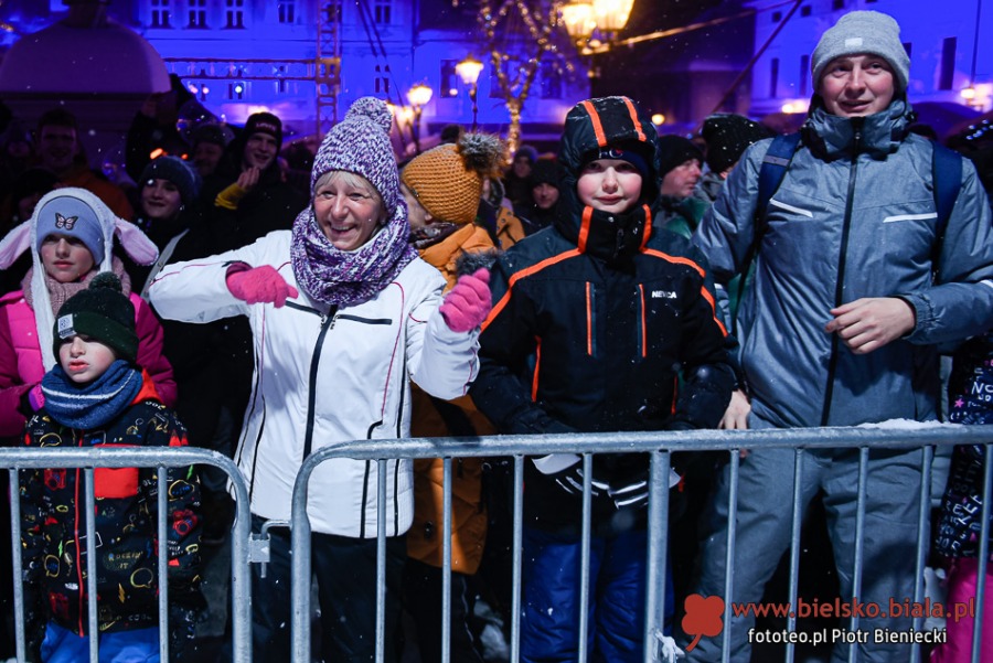 Przybyli tłumnie mimo śniegu i mrozu. Sukces „Świąt na Starówce” ZDJĘCIA