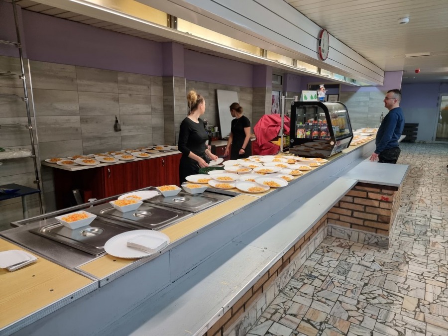 Największa wieczerza wigilijna w diecezji bielsko-żywieckiej. Przyszły tłumy ZDJĘCIA