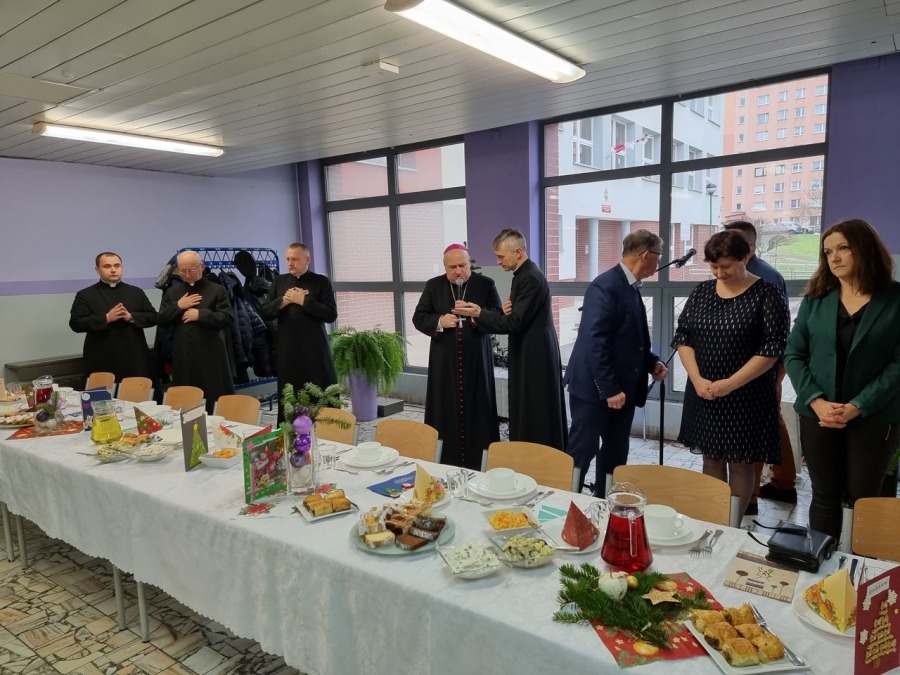 Największa wieczerza wigilijna w diecezji bielsko-żywieckiej. Przyszły tłumy ZDJĘCIA