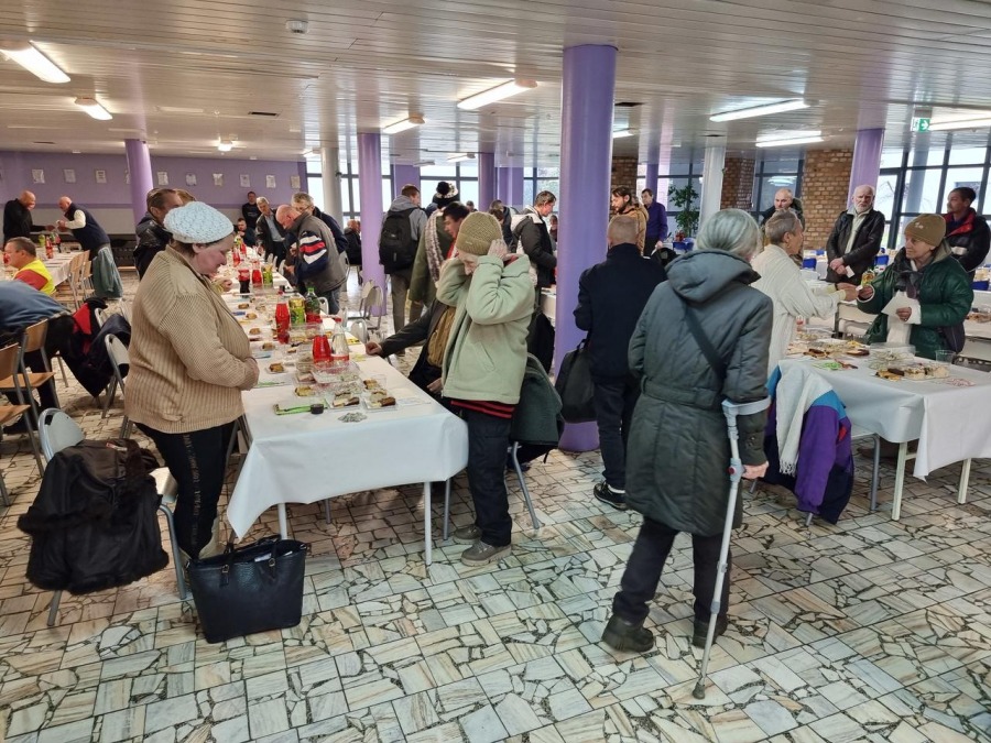 Największa wieczerza wigilijna w diecezji bielsko-żywieckiej. Przyszły tłumy ZDJĘCIA
