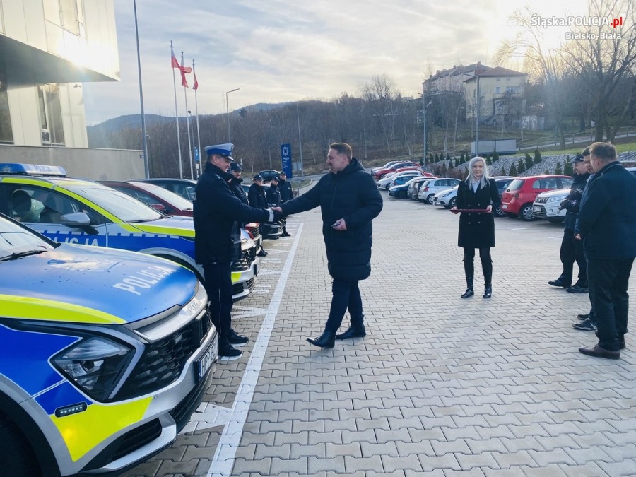 Składka na radiowozy dla bielskiej policji. Pojazdy otrzymały optymalne wyposażenie - foto