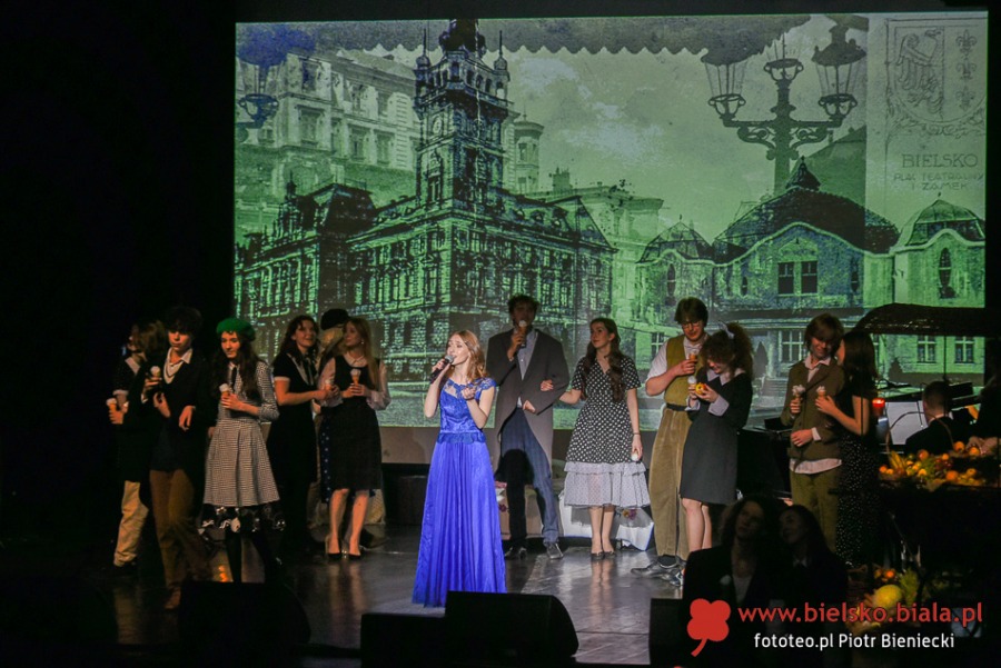 Wielki jubileusz kuźni talentów. Wzruszające występy i piękna scenografia