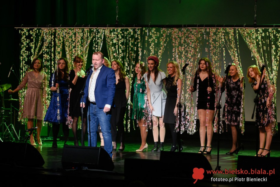 Wielki jubileusz kuźni talentów. Wzruszające występy i piękna scenografia
